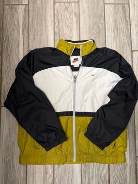 Vintage Nike Men’s Black/White/Gold Windbreaker Rain Jacket Size Large